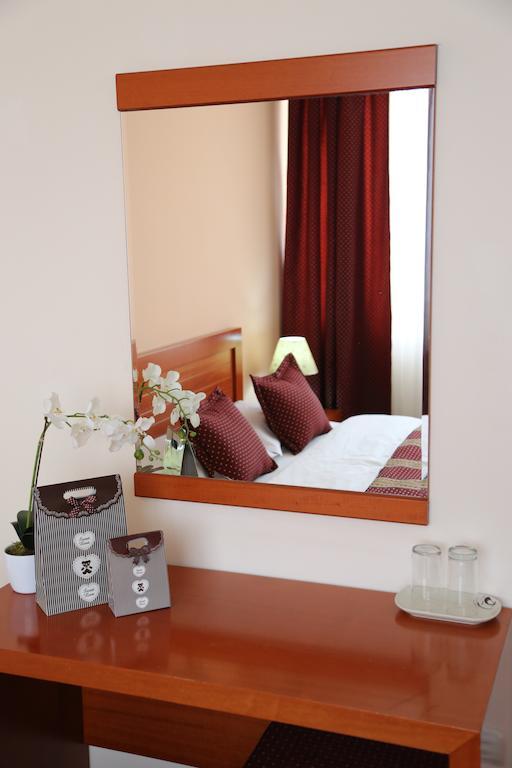 Hotel Apollonia Pristina Room photo