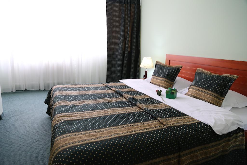 Hotel Apollonia Pristina Room photo