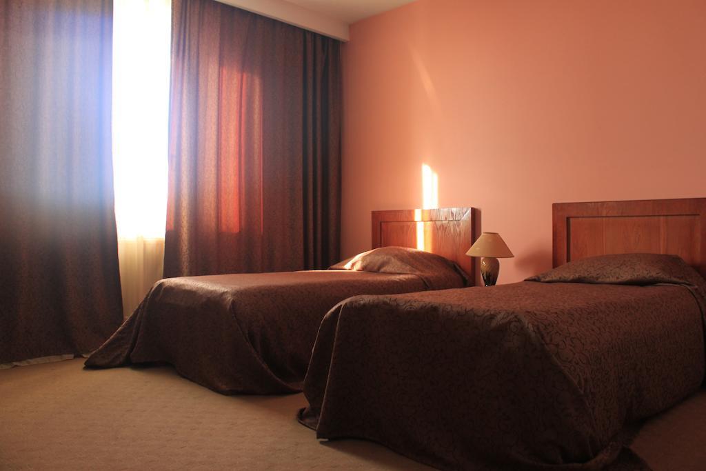 Hotel Apollonia Pristina Room photo